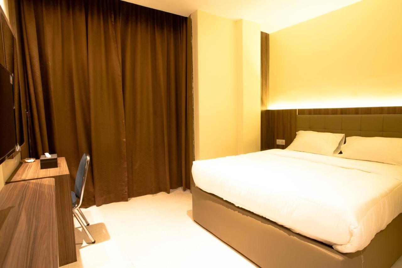 Ak Hotel Nagoya Hill Batam Luaran gambar